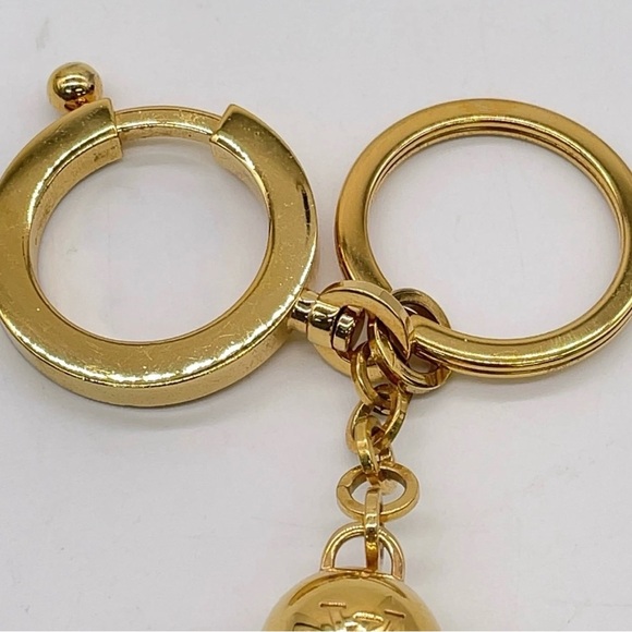 Auth Louis Vuitton Portecle Gold Color
Key Ring/Holder W/Box - Picture 6 of 10